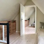 Cozy Two-floor In דירה