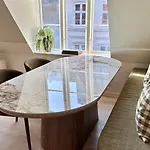 Cozy Two-floor In 아파트